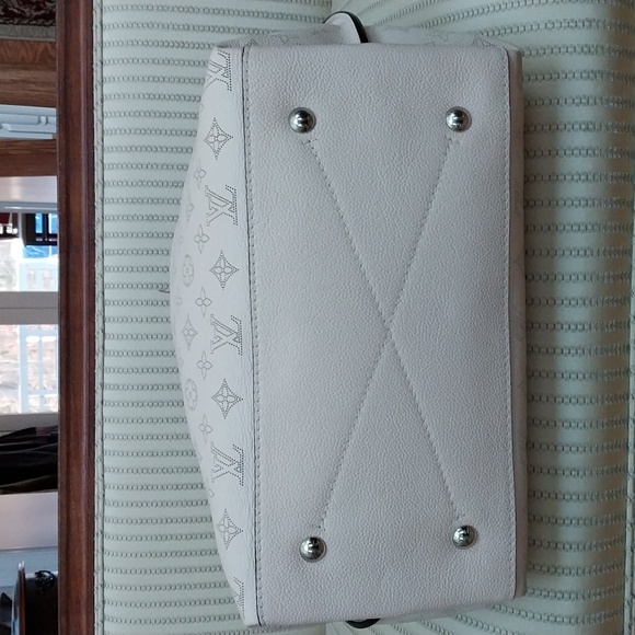 LOUIS VUITTON MONOGRAM CARMEL MAHINA HOBO SHOULDER BAG - Picture 9 of 13